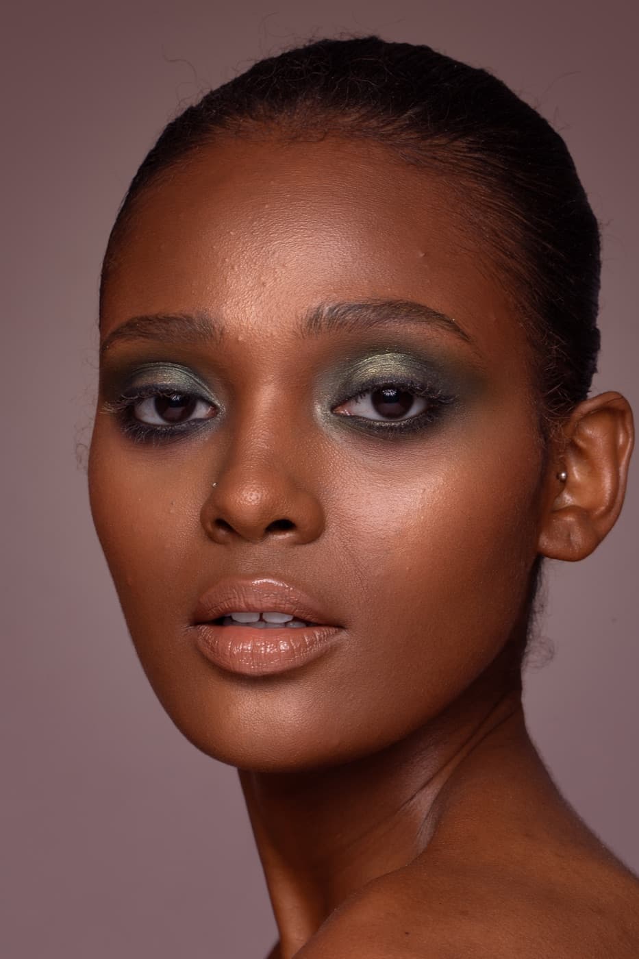 Portrait beauté avant retouche : peau brute, colorimétrie neutre
